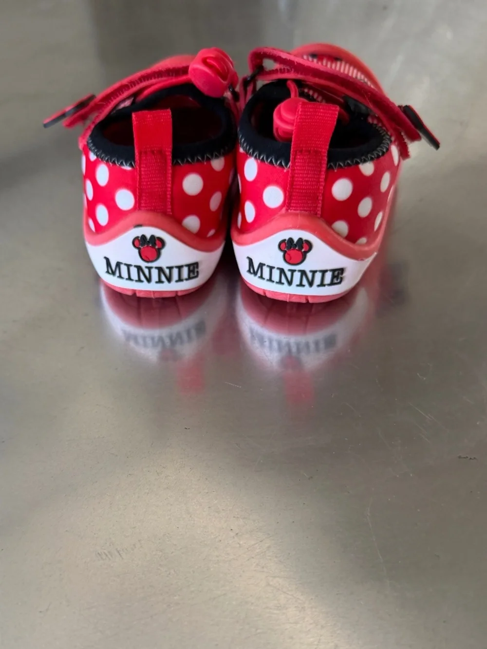 TODDLER GIRLS SIZE 5/6 DISNEY MINNIE MOUSE WATER SHOES